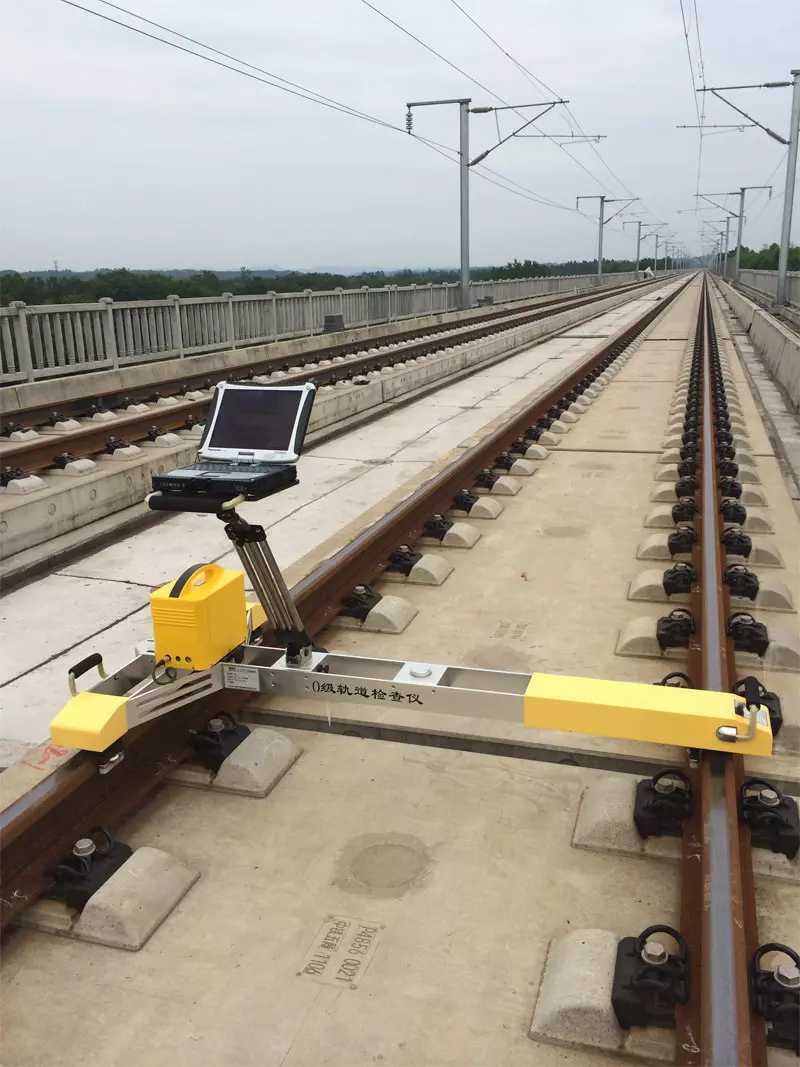 米朗科技位移传感器（电子尺）高速铁路轨道检查仪（轨检小车）的应用案例