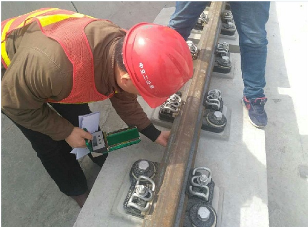 米朗科技直线位移传感器电子尺铁路钢轨轨底坡测量仪